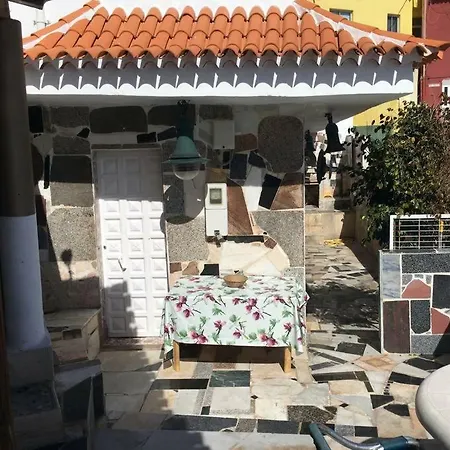 Magical Cave App. & Ocean View Terrace Apartment
